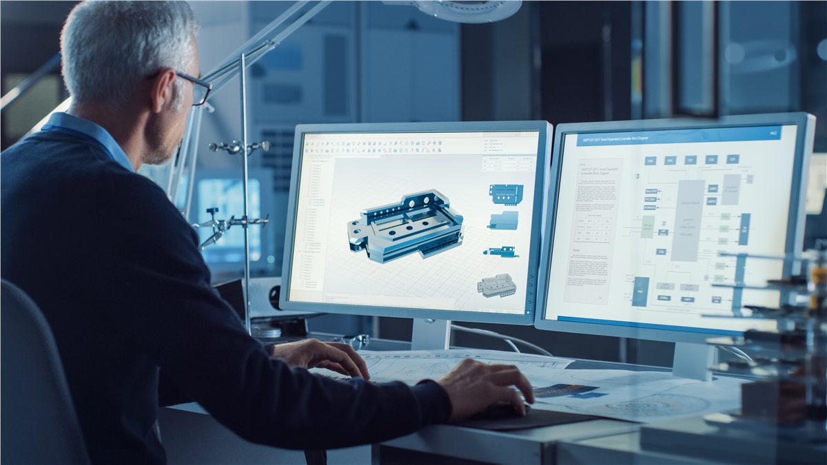 Progettazione CAD su doppio monitor